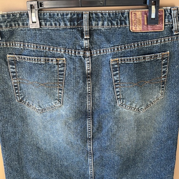 L.e.i Vintage Y2K Denim Skirt. Released Hem. Dark Wash. Distressed. Sz 13 - Picture 6 of 8